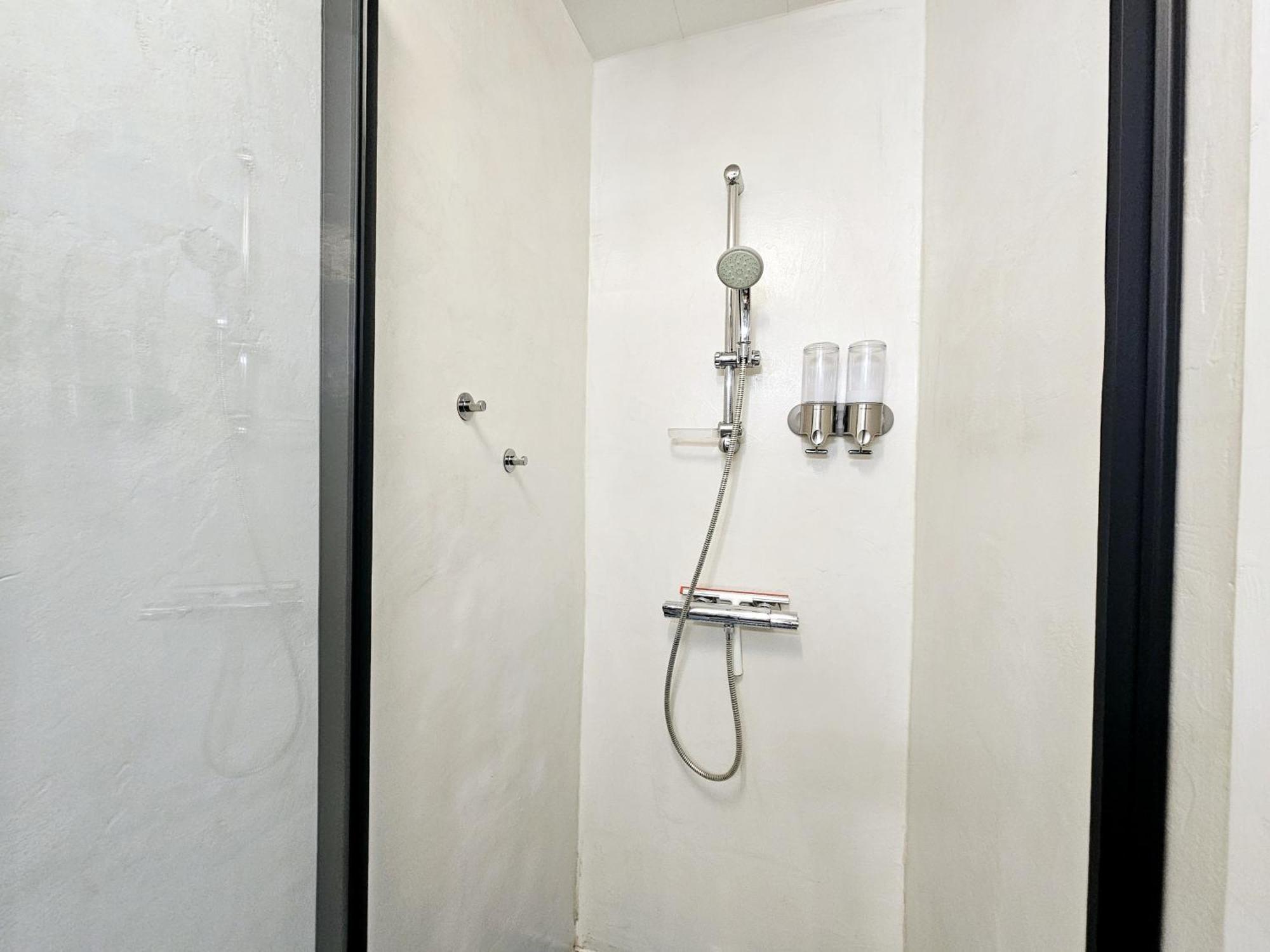 Refuge Urbain - Ideal Pro, Familles & Amis - Le Calme En Hypercentre - Wifi Haut Debit - Netflix - Machine A Laver - Gare, Cathedrale, Commerces, Restaurants & Transports En Commun A Moins De 10 Minutes A Pied Reims Exteriör bild